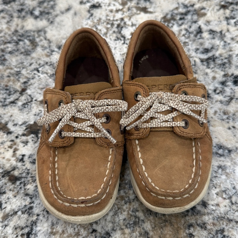 Sperry Kids Brown Boat Shoes “gamefish” size 8.5 boys Velcro closure